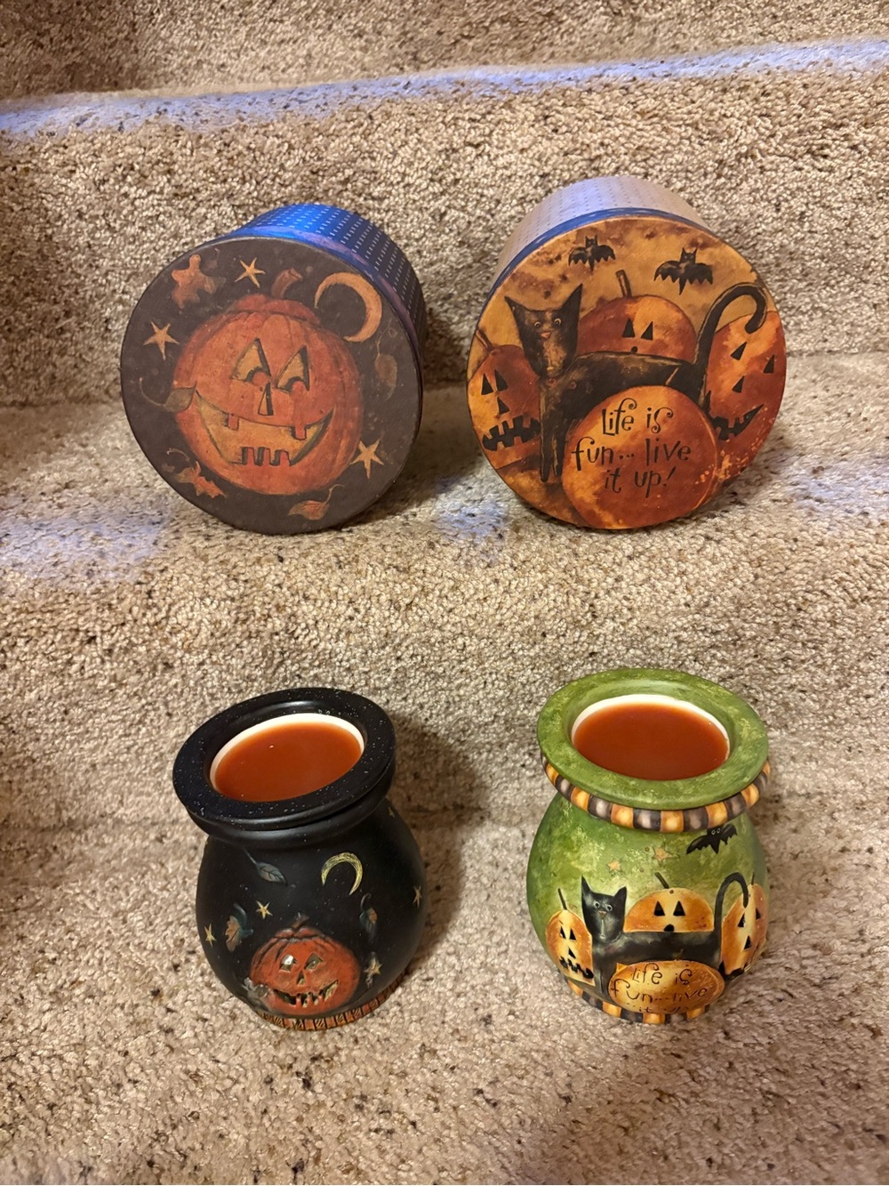 Two vintage Lang melting pots with Fall designs.